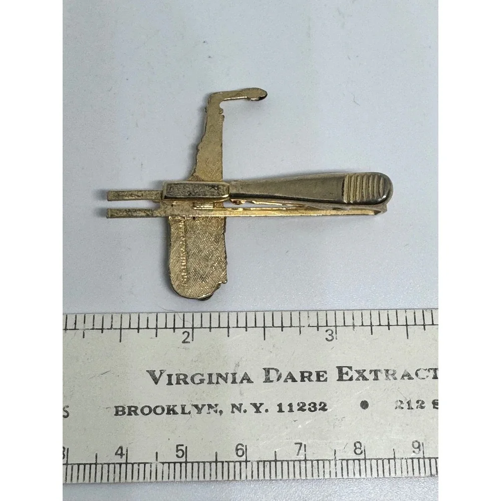 Future Primitive Mens Saxophone‎ Tie Clip Gold Tone Musical Instrument Jazz Band